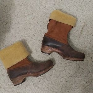 Lightly used Sanitas Clogs adjustable cuff